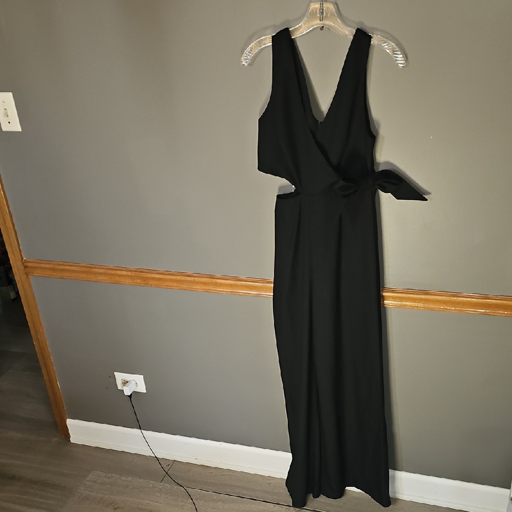 Chic Black Sleeveless Jumpsuit